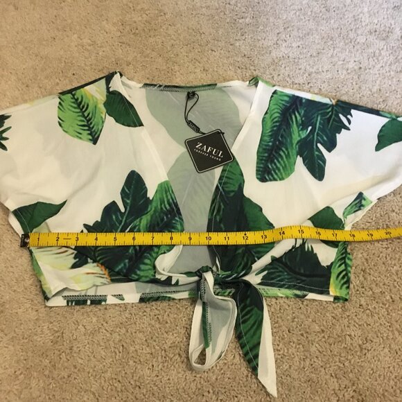 NWT Zaful Tropical Botanical Cropped Tie Up Top - Picture 13 of 15